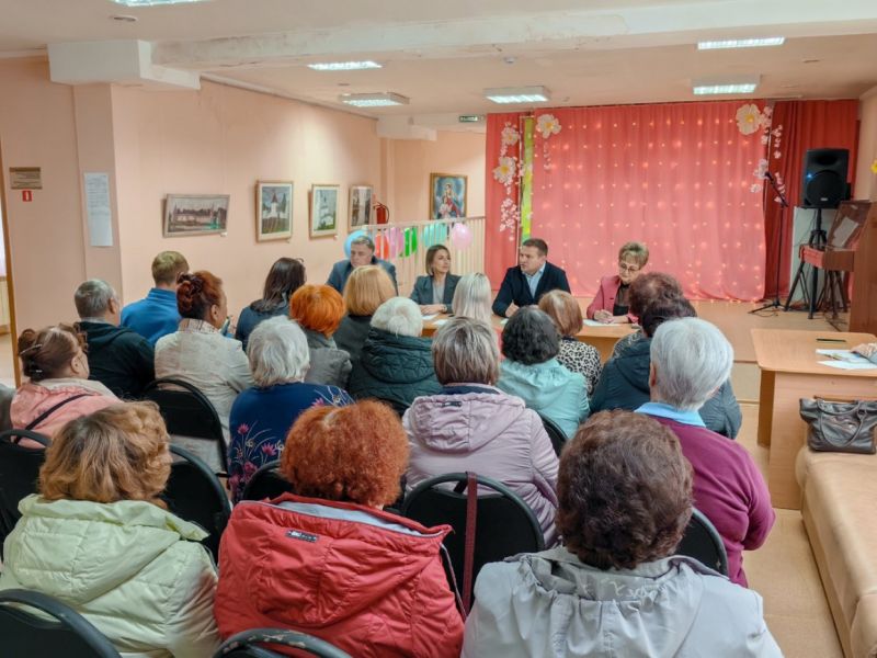 Депутат Государственной Думы Александр Дроздов встретился с жителями Ачинска совместно с председателем горсовета Сергеем Никитиным