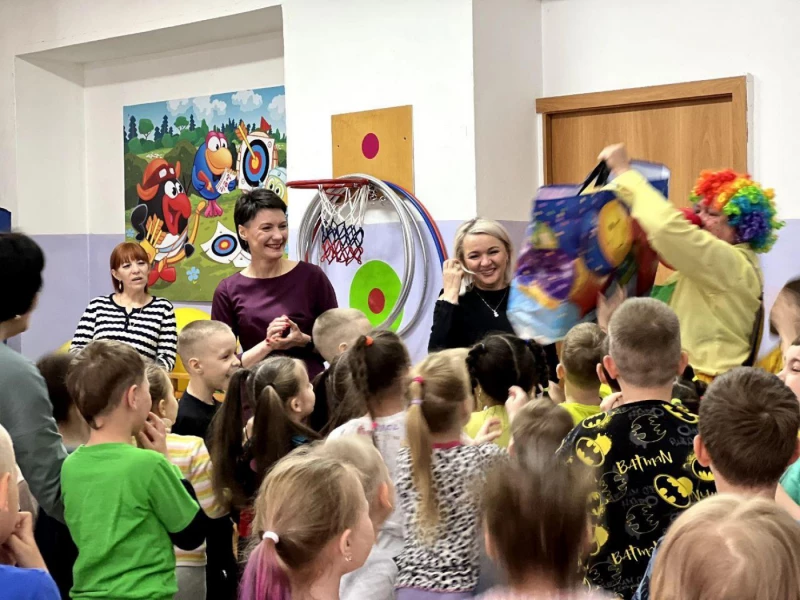 Для улыбок и искренних эмоций: городской Совет депутатов окружил заботой юное население Ачинска