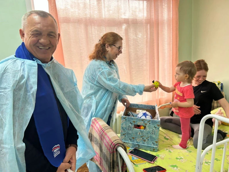 Для улыбок и искренних эмоций: городской Совет депутатов окружил заботой юное население Ачинска