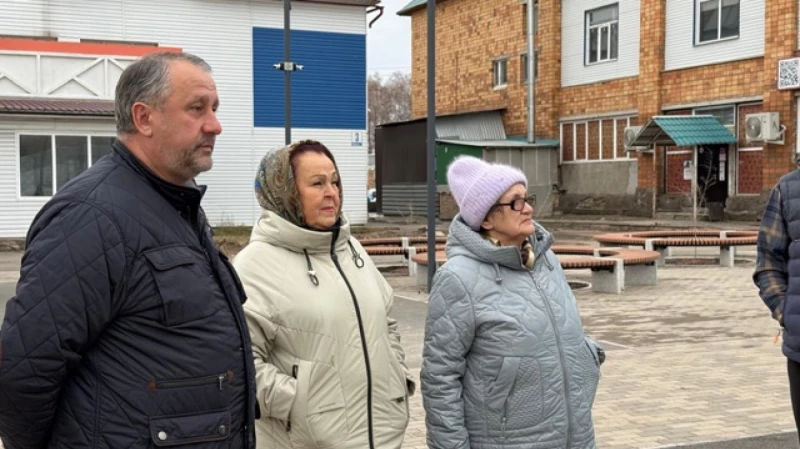 В Малиновке завершается строительство сквера