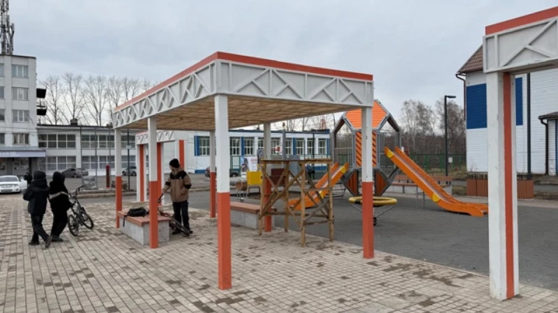 В Малиновке завершается строительство сквера