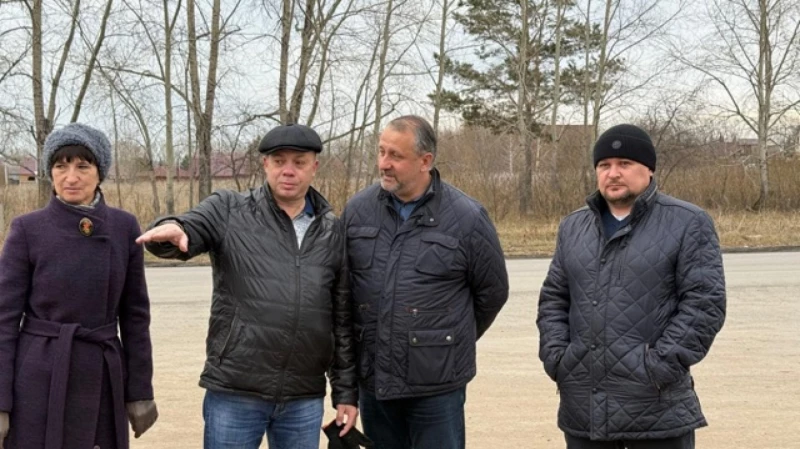 В Малиновке завершается строительство сквера