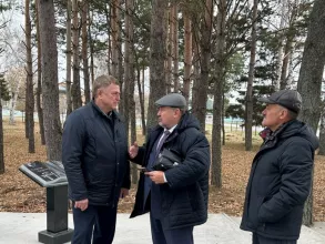 Председатель Ачинского окружного Совета депутатов Сергей Никитин совместно со своим заместителем Сергеем Любкиным посетил село Большой Улуй