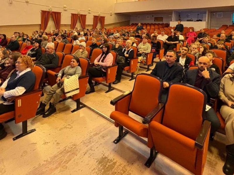 Более сотни ачинцев пришли поддержать проекты активных граждан и депутатов для участия в краевой программе «Поддержка местных инициатив»