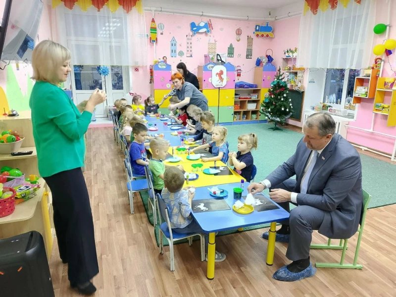 В рамках проекта "Время мечтать" во всех детских садах Ачинского района прошли новогодние мероприятия
