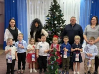 В рамках проекта "Время мечтать" во всех детских садах Ачинского района прошли новогодние мероприятия