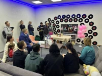 В Ачинск прибыли детишки из Большого Улуя: всё потому, что окружной Совет депутатов вместе с представителями малого бизнеса подготовил для них мастер-классы