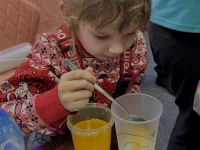 В Ачинск прибыли детишки из Большого Улуя: всё потому, что окружной Совет депутатов вместе с представителями малого бизнеса подготовил для них мастер-классы