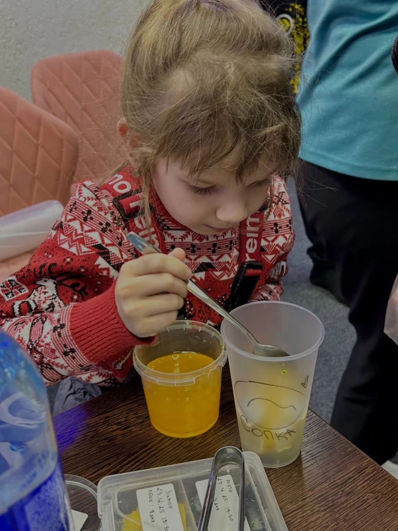 В Ачинск прибыли детишки из Большого Улуя: всё потому, что окружной Совет депутатов вместе с представителями малого бизнеса подготовил для них мастер-классы