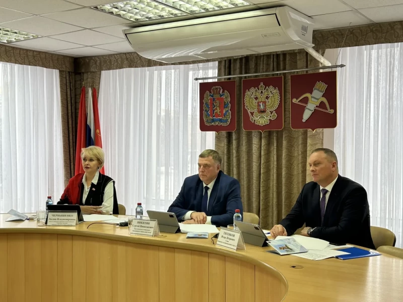 На очередной седьмой сессии Ачинского окружного Совета депутаты рассмотрели 19 вопросов