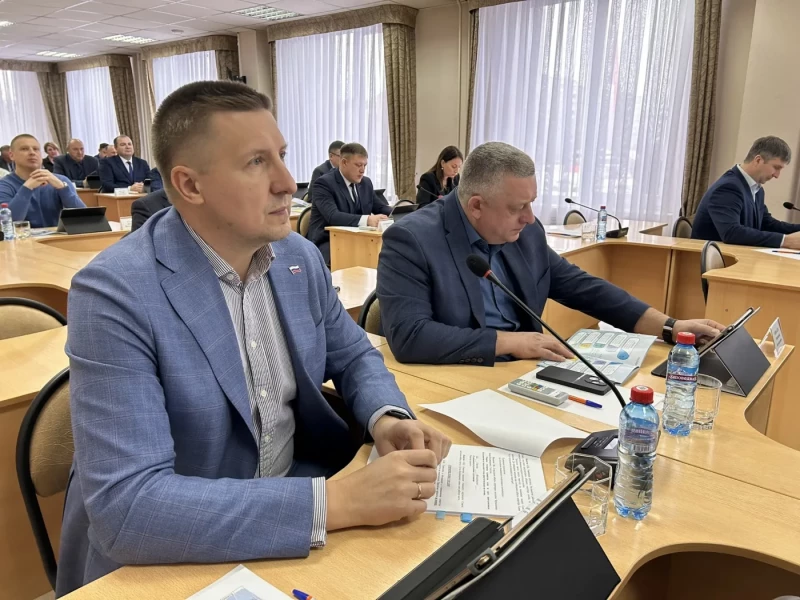 На очередной седьмой сессии Ачинского окружного Совета депутаты рассмотрели 19 вопросов