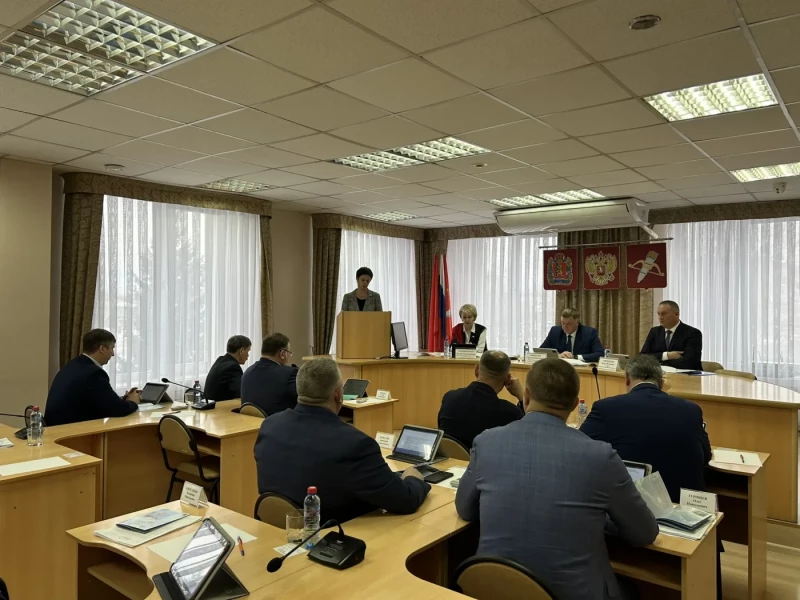 На очередной седьмой сессии Ачинского окружного Совета депутаты рассмотрели 19 вопросов