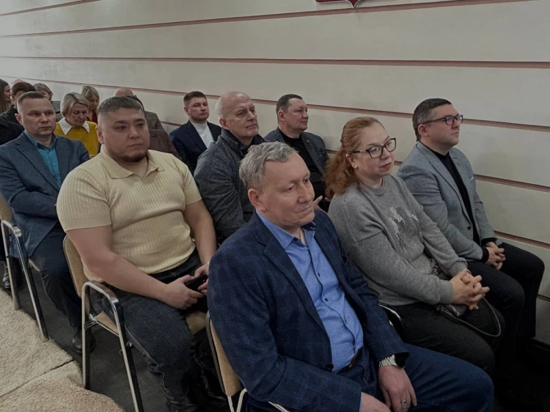 Депутаты округа совместно с депутатом Государственной думы приняли участие в подписании Соглашения о социально-экономическом сотрудничестве между муниципалитетом и Ачинским глинозёмным комбинатом компании РУСАЛ