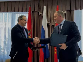 Депутаты округа совместно с депутатом Государственной думы приняли участие в подписании Соглашения о социально-экономическом сотрудничестве между муниципалитетом и Ачинским глинозёмным комбинатом компании РУСАЛ