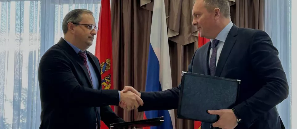 Депутаты округа совместно с депутатом Государственной думы приняли участие в подписании Соглашения о социально-экономическом сотрудничестве между муниципалитетом и Ачинским глинозёмным комбинатом компании РУСАЛ