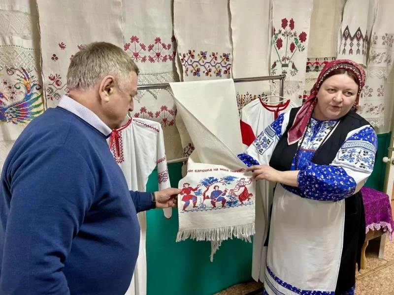 Депутаты Ачинского округа инициировали акцию накануне Дня книгодарения