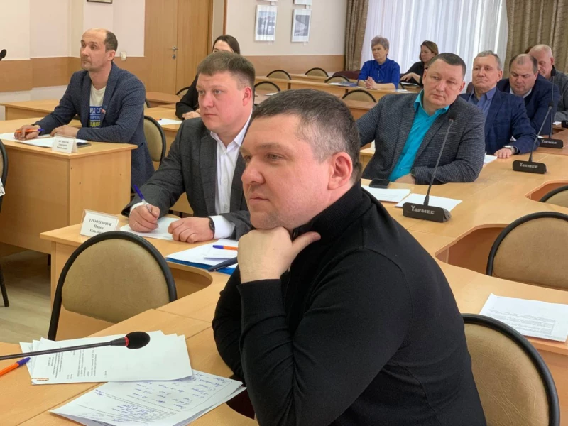 По инициативе председателя Ачинского окружного Совета депутатов Сергея Никитина состоялось рабочее совещание с Госавтоинспекцией МО МВД России "Ачинский"