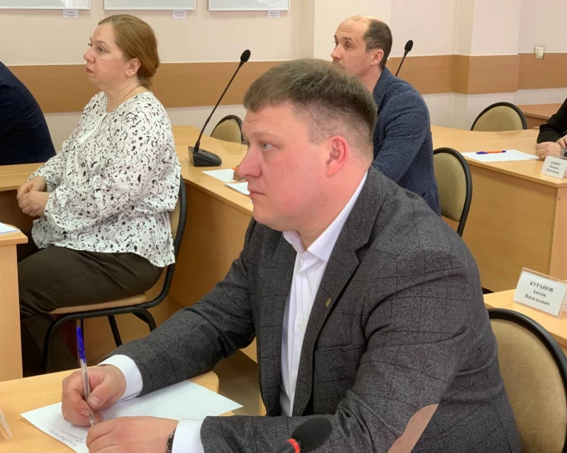 По инициативе председателя Ачинского окружного Совета депутатов Сергея Никитина состоялось рабочее совещание с Госавтоинспекцией МО МВД России "Ачинский"