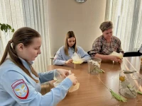 Окружной Совет депутатов организовал предпраздничное обучение для учениц полицейского класса Большесалырской школы