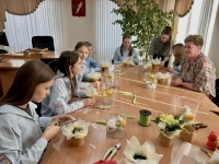 Окружной Совет депутатов организовал предпраздничное обучение для учениц полицейского класса Большесалырской школы