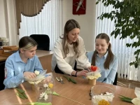 Окружной Совет депутатов организовал предпраздничное обучение для учениц полицейского класса Большесалырской школы