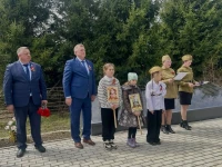 Председатель Ачинского окружного Совета Сергей Никитин совместно с депутатом Анатолием Ковалёвым побывал в селе Новая Еловка