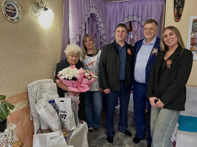 Депутаты Ачинского окружного Совета приступили к важной миссии – поздравлениям ветеранов Великой Отечественной с наступающим Днём Победы
