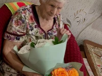 Депутаты Ачинского окружного Совета приступили к важной миссии – поздравлениям ветеранов Великой Отечественной с наступающим Днём Победы