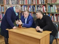 «Была б земля – а клуб построим!»: состоялась встреча жителей Горного и Карловки с представителями окружного Совета депутатов