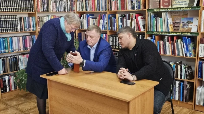 «Была б земля – а клуб построим!»: состоялась встреча жителей Горного и Карловки с представителями окружного Совета депутатов