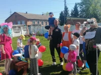 Депутаты окружного Совета продолжили многолетнюю традицию - дарить праздник детям