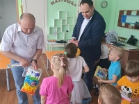 Депутаты окружного Совета продолжили многолетнюю традицию - дарить праздник детям