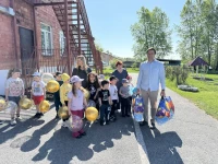 Депутаты окружного Совета продолжили многолетнюю традицию - дарить праздник детям