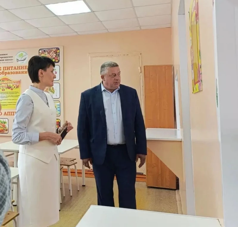 Депутаты Ачинского окружного Совета принимают активное участие в приёмке школ и детских садов к новому учебному году