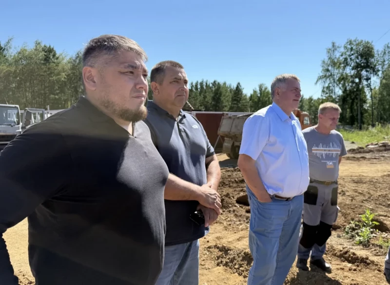 Депутаты окружного Совета проинспектировали строительство модульной котельной в Каменке
