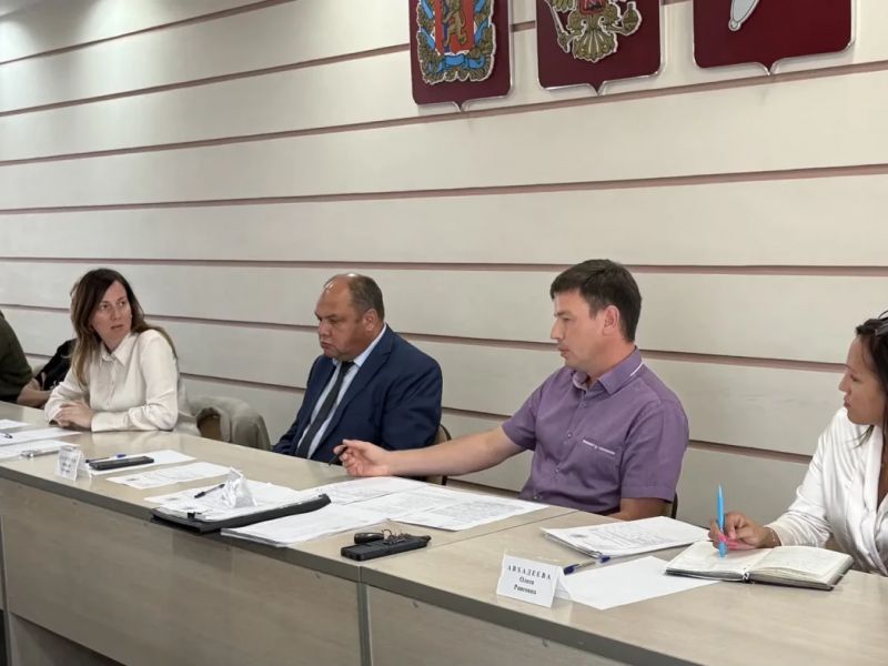 Депутаты Ачинского окружного Совета обсудили дальнейшее содержание спортивных площадок на набережной