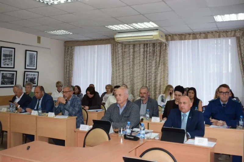 Депутаты окружного Совета скорректировали бюджет и направили 20 миллионов  рублей на дороги