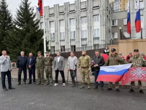 Депутаты Ачинского окружного Совета приняли участие в торжественной церемонии поднятия Государственного флага России