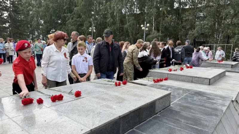 В Ачинском муниципальном округе почтили память героев Курской битвы
