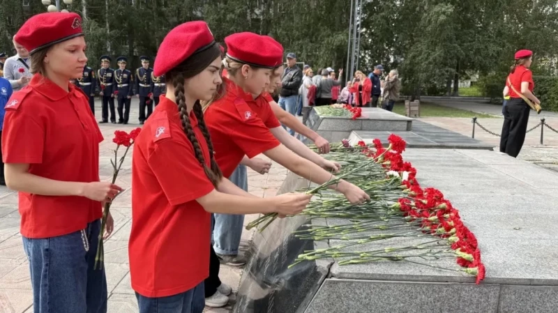 В Ачинском муниципальном округе почтили память героев Курской битвы