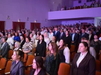Депутат окружного Совета Анатолий Ковалев вручил благодарственные письма лучшим педагогам