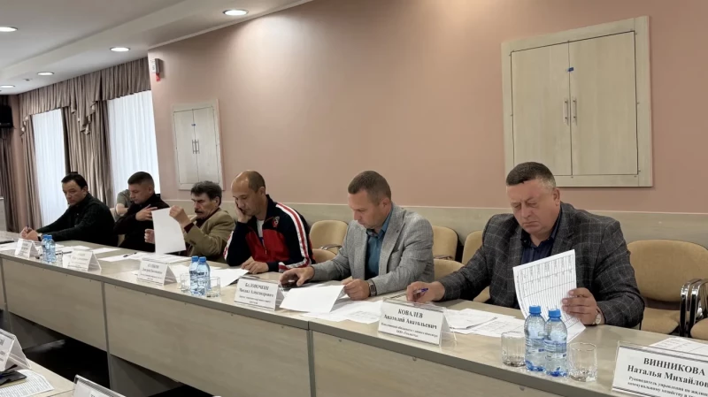 В Ачинском округе обсудили планы дорожного ремонта на 2027 год
