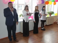 В День знаний депутаты Ачинского окружного Совета приняли участие в торжественных линейках