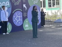 В День знаний депутаты Ачинского окружного Совета приняли участие в торжественных линейках