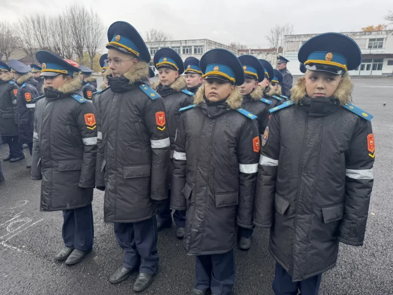 Председатель окружного Совета депутатов Анатолий Ковалев принял участие в посвящении в кадеты